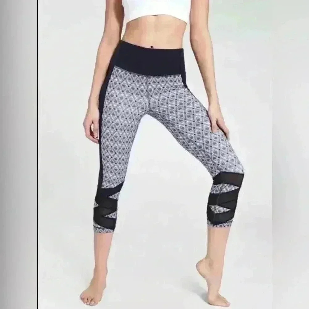 ATHLETA Mantra Mosaic Printed Crop Leggings Women XXS in Navy Blue and White - Picture 1 of 14
